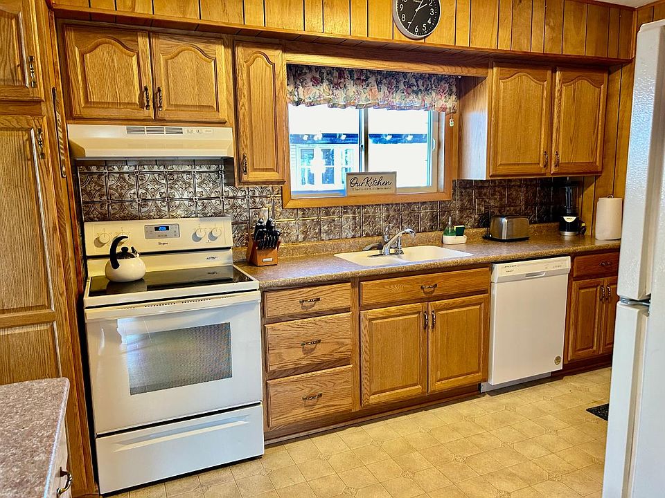 5332 Linden St, Laona, WI 54541 Zillow