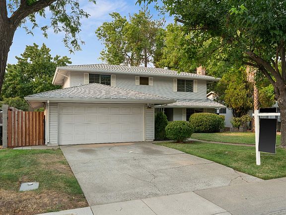 3rd image of 4705 Papaya Dr