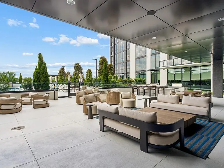 2425 Peachtree Rd NE #607 — Photo 31