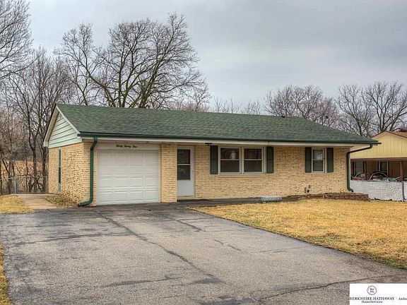 2nd image of 3021 Pleasant Dr