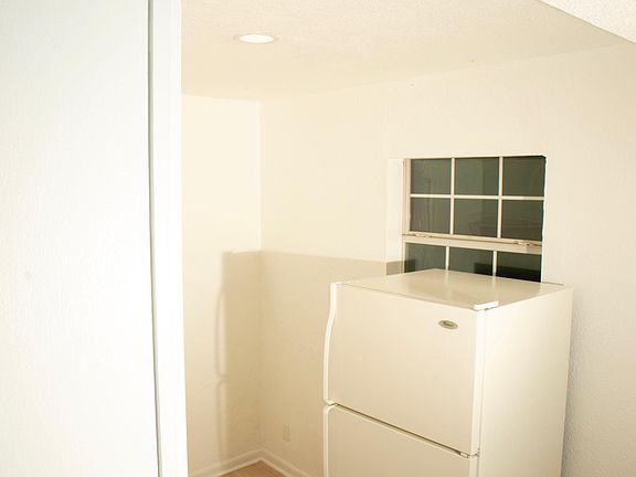 5th image of 115 Palo Blanco St #2