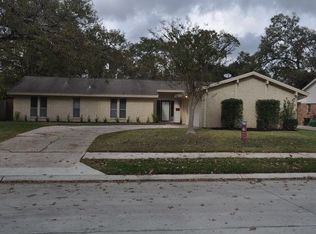 323 Shadow Creek Dr, Seabrook, TX 77586