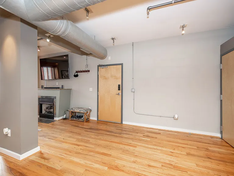 1417 Main St #5 — Photo 12