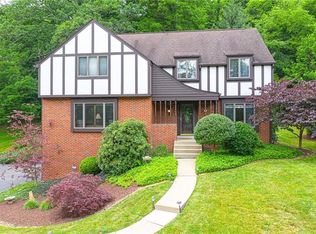2484 Corteland Dr, Pittsburgh, PA