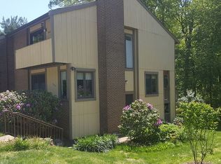 2216 Glencourse Ln, Reston, VA 20191