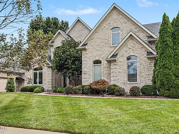 3rd image of 8803 Summit Ridge Dr