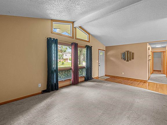 5th image of 405 Koser Ave