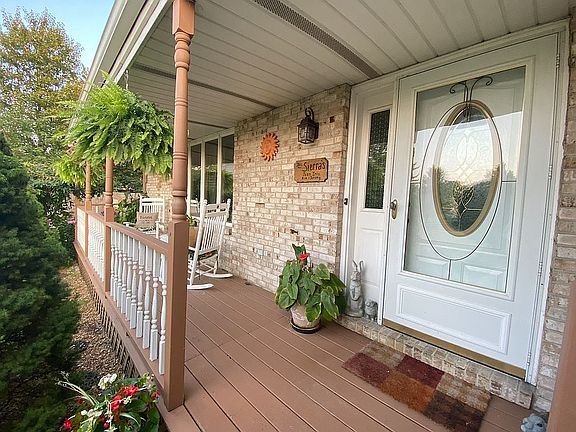 3rd image of 12741 Rosewood Ct