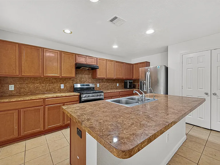 16547 Lanesborough Dr — Photo 22