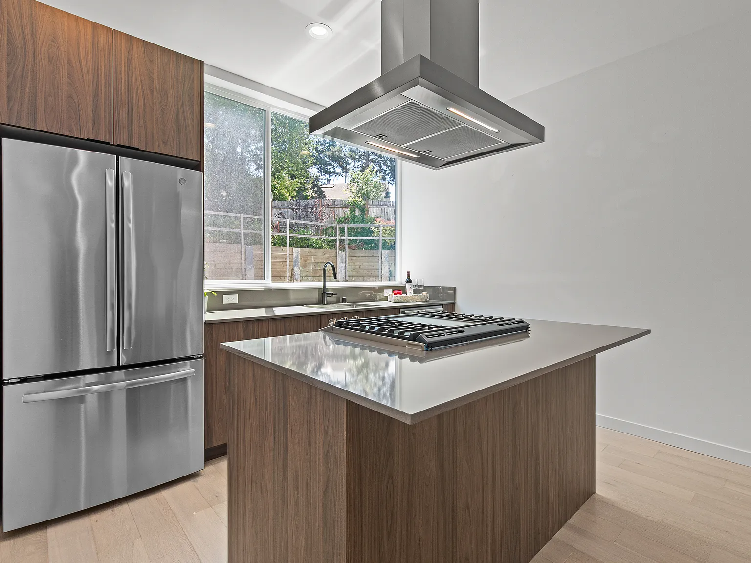 2 bed, 1524 sqft, $3,995 — Photo 2