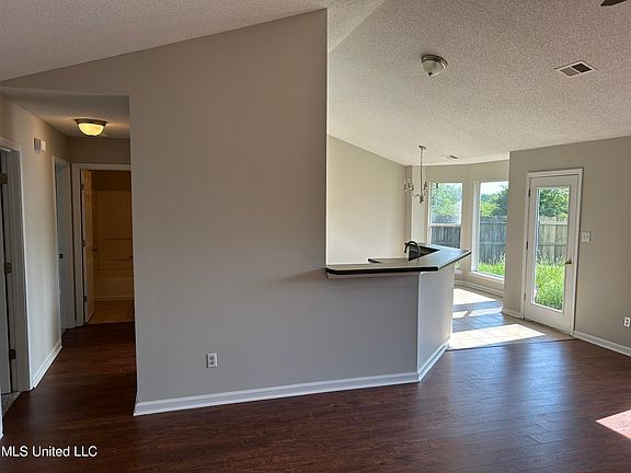 2nd image of 130 Dogwood Dr