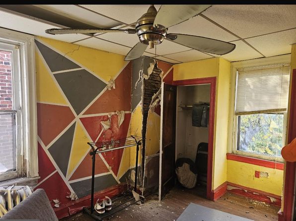 philadelphia-pennsylvania-165569449 picture