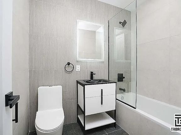 5th image of 1112 Fulton St #3C