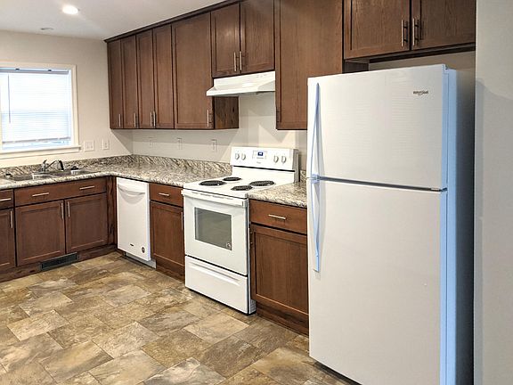 2nd image of 1453 Clermont Dr