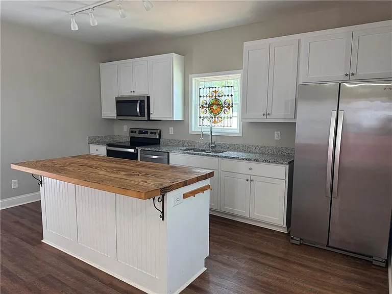 618 Liberty St — Photo 3