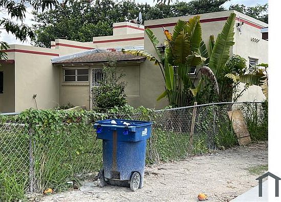 2nd image of 1040 NW 39th St
