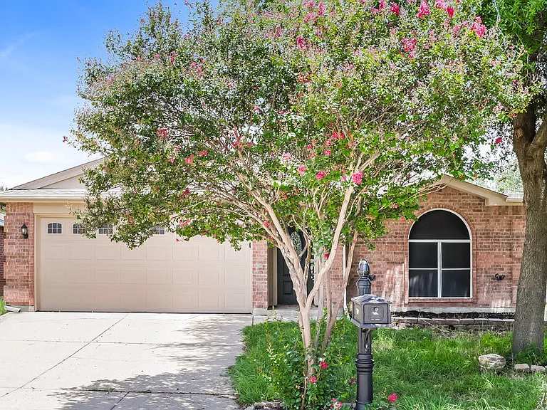 10224 Dawson Trl — Photo 1