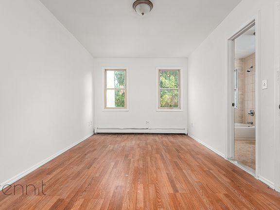4th image of 726 Lafayette Ave #3B