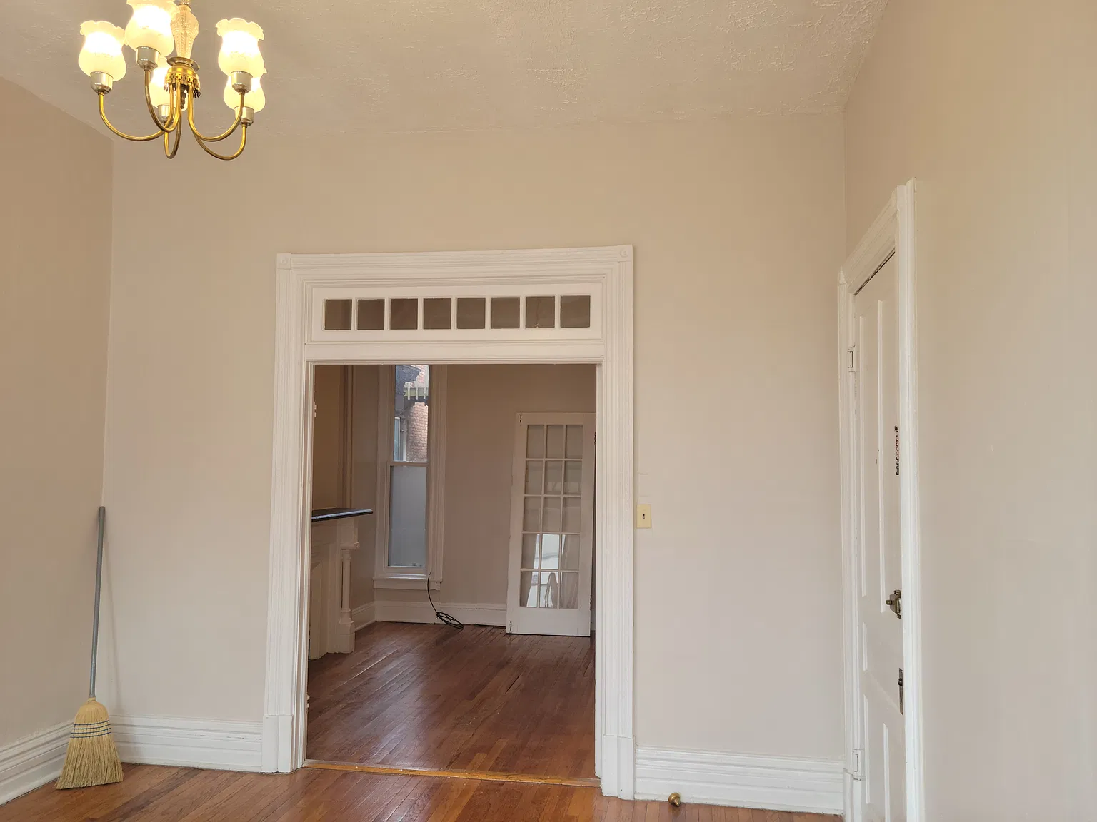 Studio, 800 sqft, $1,050 — Photo 3