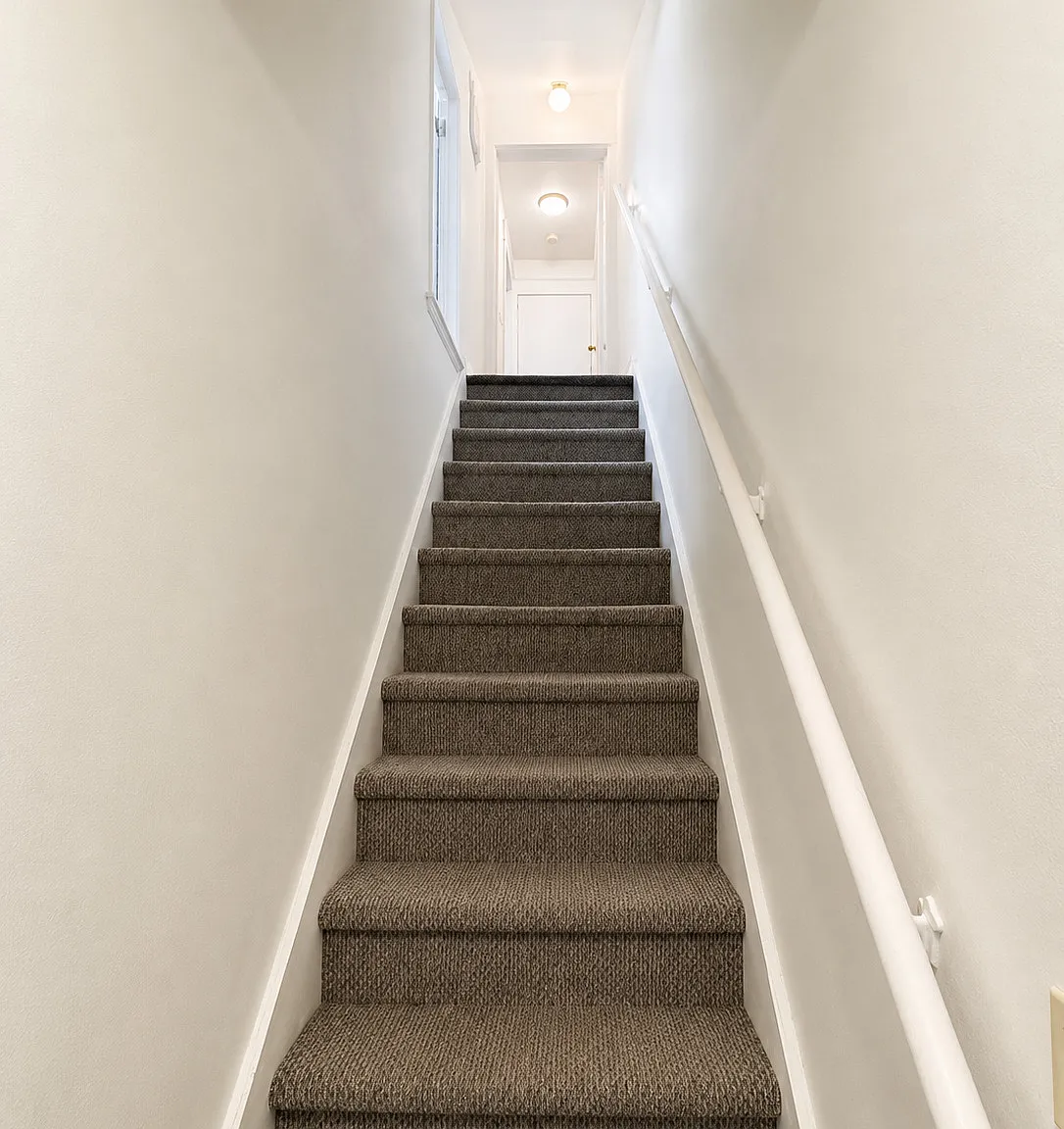 1 bed, 1.0 bath, 861 sqft, $2,400 — Photo 2