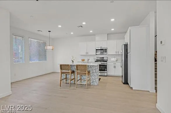 4 bed, 3.0 bath, 1936 sqft, $2,150 — Photo 2
