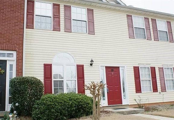 3rd image of 4210 Oakwood Rd APT B2