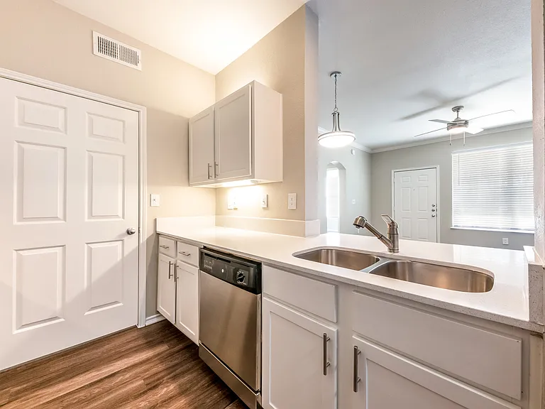 Regency Dell Ranch Apartments — Photo 14