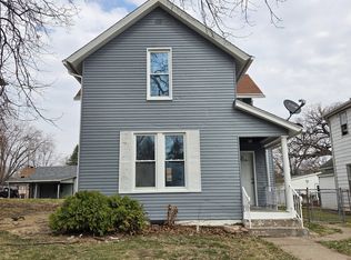 916 E 14th St, Davenport, IA 52803
