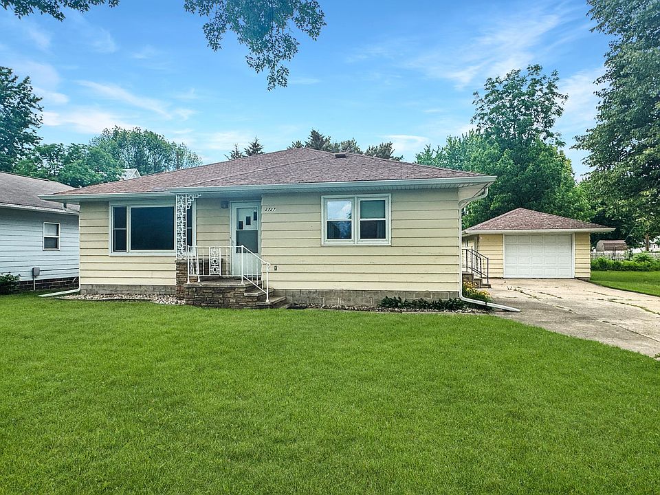 1st image of 2727 34th St