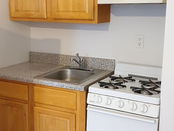 2nd image of 147 Amity St APT 6