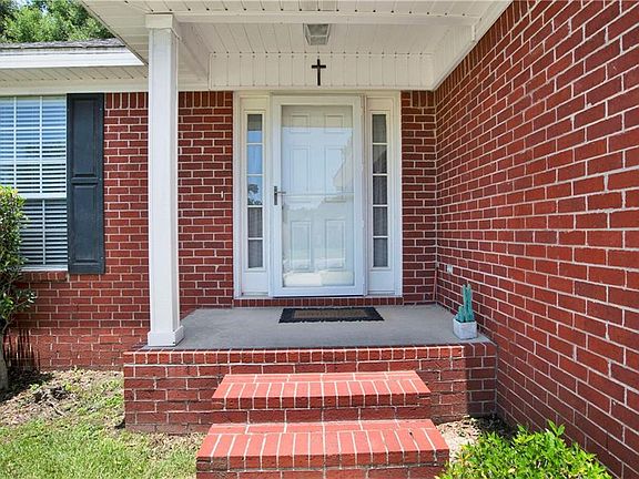 3rd image of 7489 Avery Ln