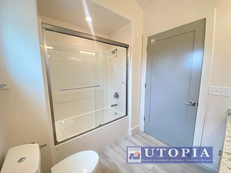 448 May Ave #4 — Photo 20