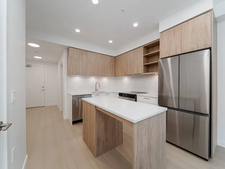 82 1st St #318 — Photo 5