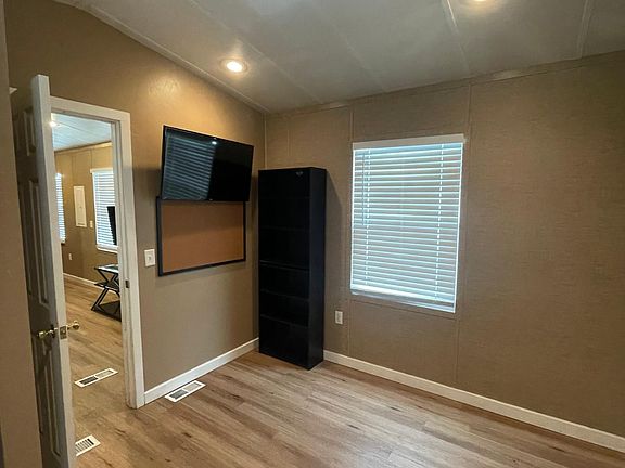 2nd image of 139 E Hamilton Ln #139