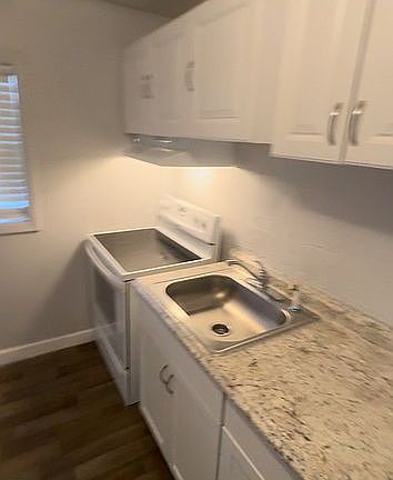 5th image of 2822 Central Ave
