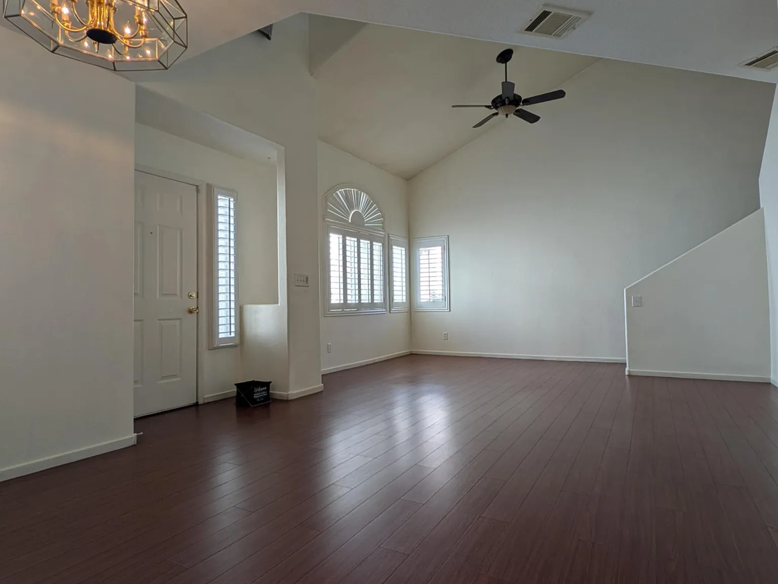 2 bed, 2.5 bath, 1148 sqft, $1,550 — Photo 2