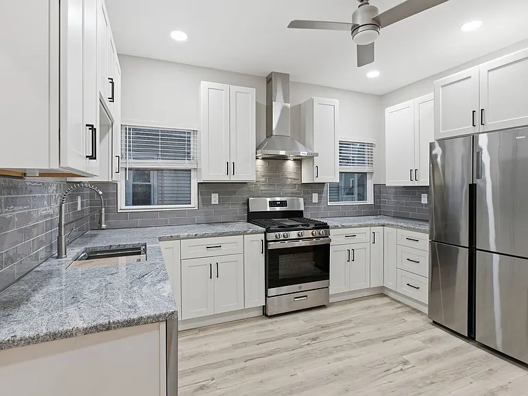 43 Lonsdale St #2 — Photo 22