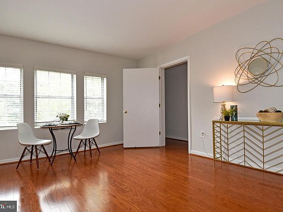 5th image of 1809 Queens Ln Unit 2-151