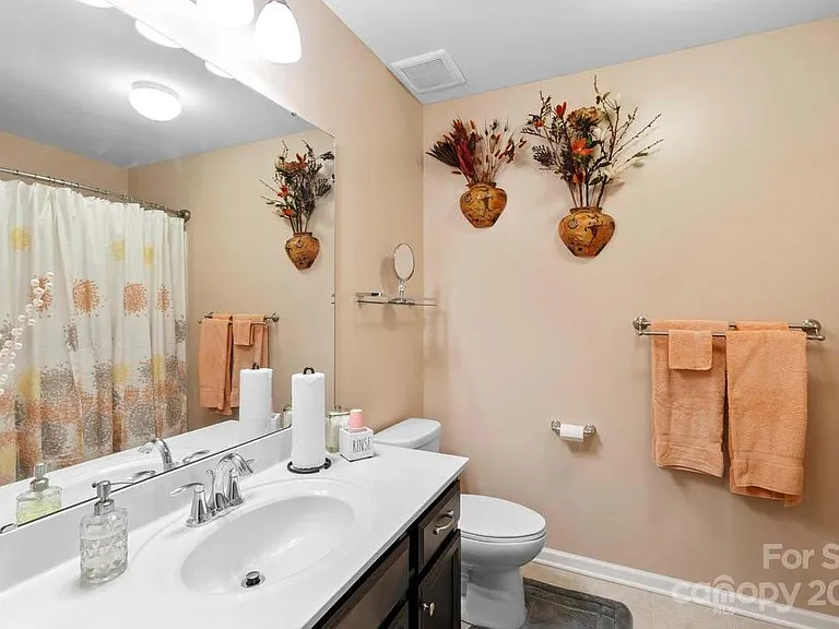 5009 Mockernut Ln — Photo 23