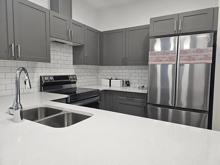 740 Daniels Way SW #8 — Photo 2