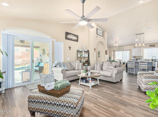 910 E Montoya Ln, Phoenix, AZ 85024