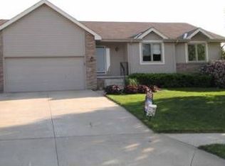 15165 Burdette St, Omaha, NE 68116