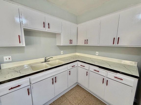 4th image of 18440 Torrence Ave