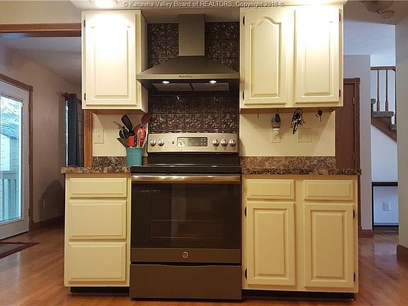 5th image of 308 Oak Tree Ln