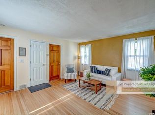 14 Vondran St, Huntington Station, NY 11746