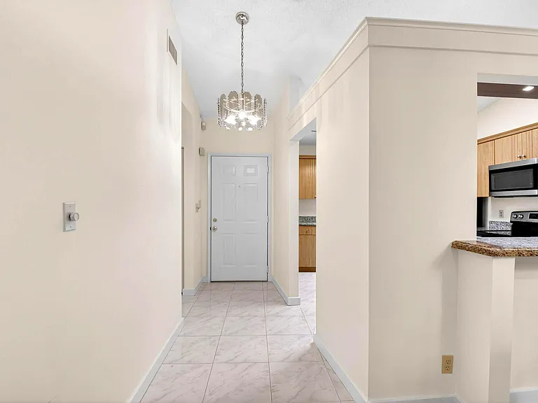 10938 Roebelini Palm Ct #B — Photo 3