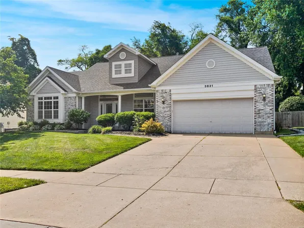3831 Depaul Meadows Ct, Bridgeton, MO 63044