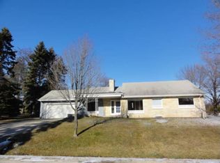 520 E Macarthur Rd, Fox Pt, WI 53217