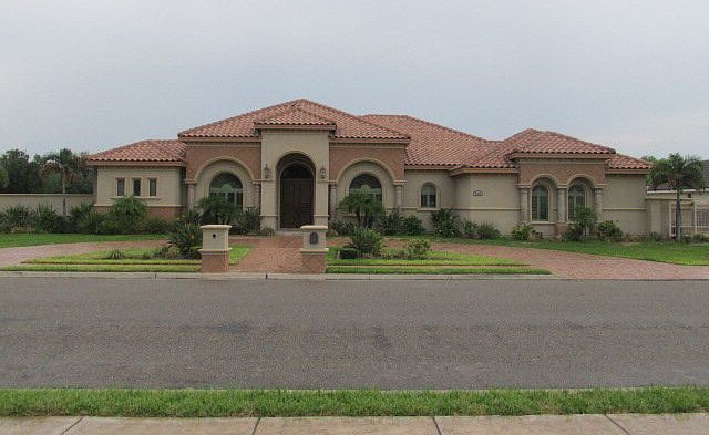 1st image of 3000 Driftwood Ln
