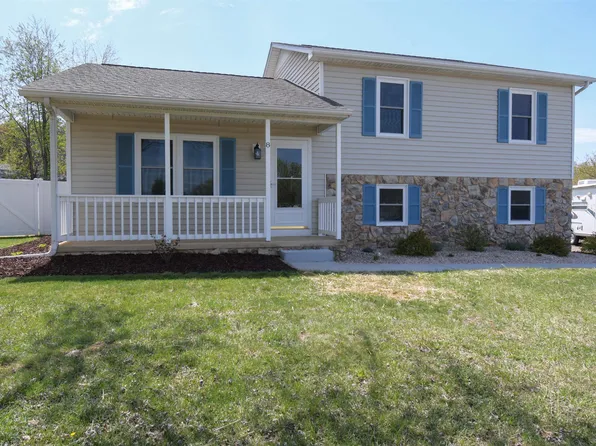 8 Apple Ct, Waynesboro, VA 22980